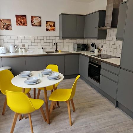 קינגסטון אפון הול Suffolk House Apartments Hu1 מראה חיצוני תמונה